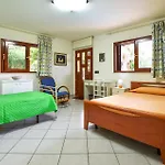 Stunning Apartment In Trecastagni With Wifi Apartamento *