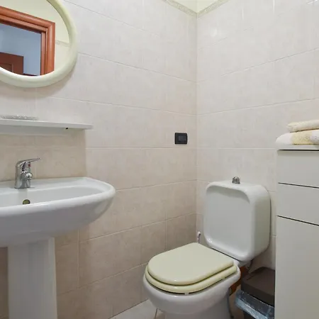 2 Bedroom Beautiful In *