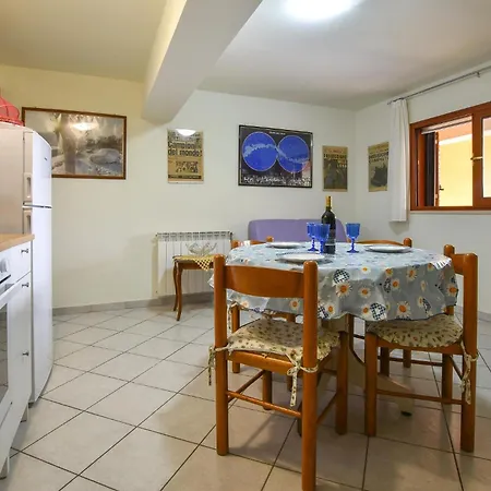 Stunning Apartment In Trecastagni With Wifi Apartamento